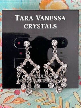 NWT Tara Vanessa Crystal Earrings